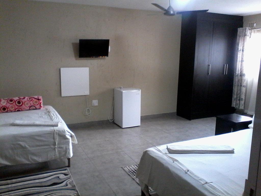 Chisam Guest Lodge Pty Ltd Johannesburg Room photo