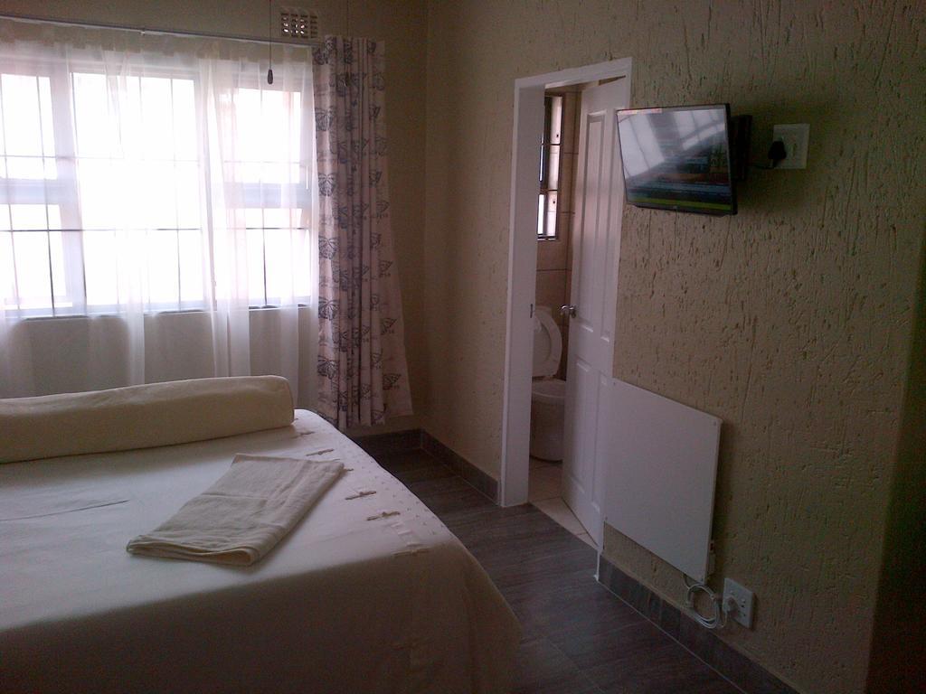 Chisam Guest Lodge Pty Ltd Johannesburg Room photo